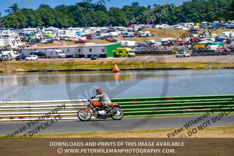 Vintage motorcycle club;eventdigitalimages;mallory park;mallory park trackday photographs;no limits trackdays;peter wileman photography;trackday digital images;trackday photos;vmcc festival 1000 bikes photographs